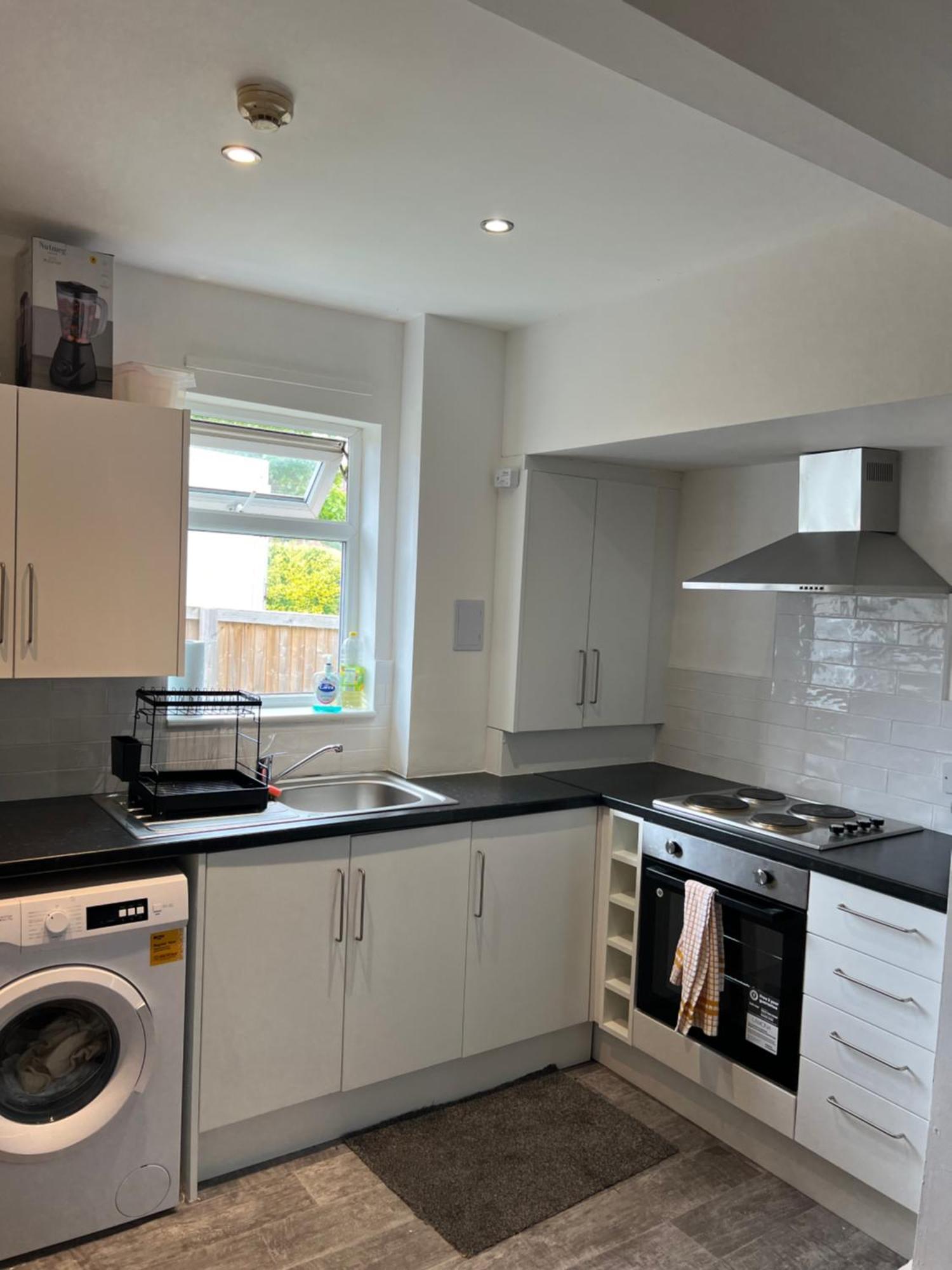 J&f In Leeds Homestay