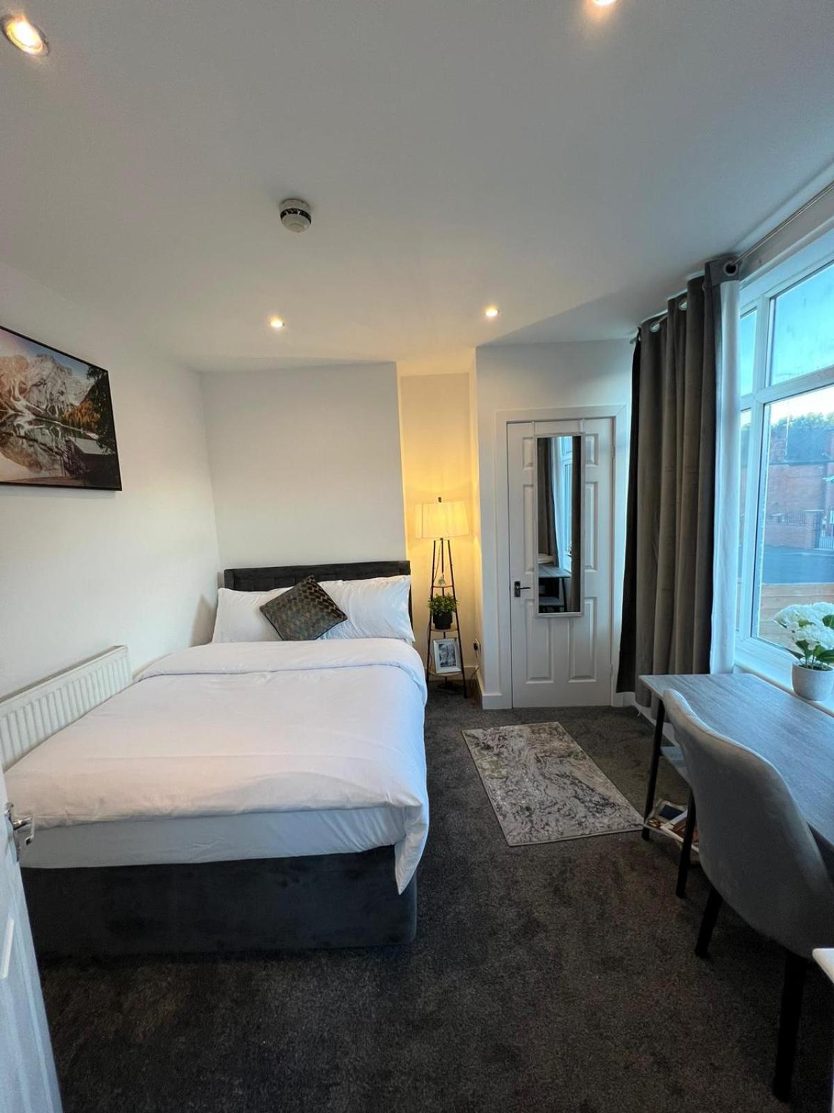 J&f In Leeds (West Yorkshire)